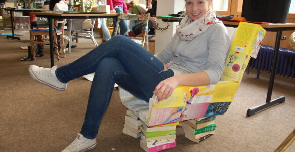 Ungewöhnlich, aber kreativ – Sitzgelegenheiten an der Peter-Ustinov-Schule