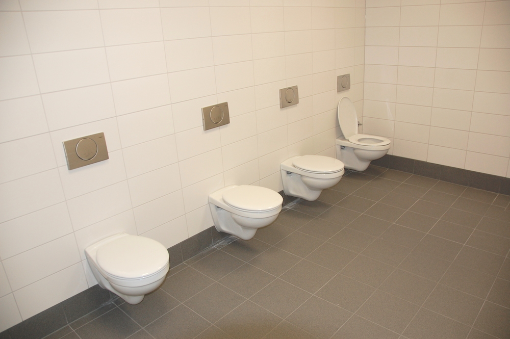 Endlich – Beginn der Toilettenmodernisierung